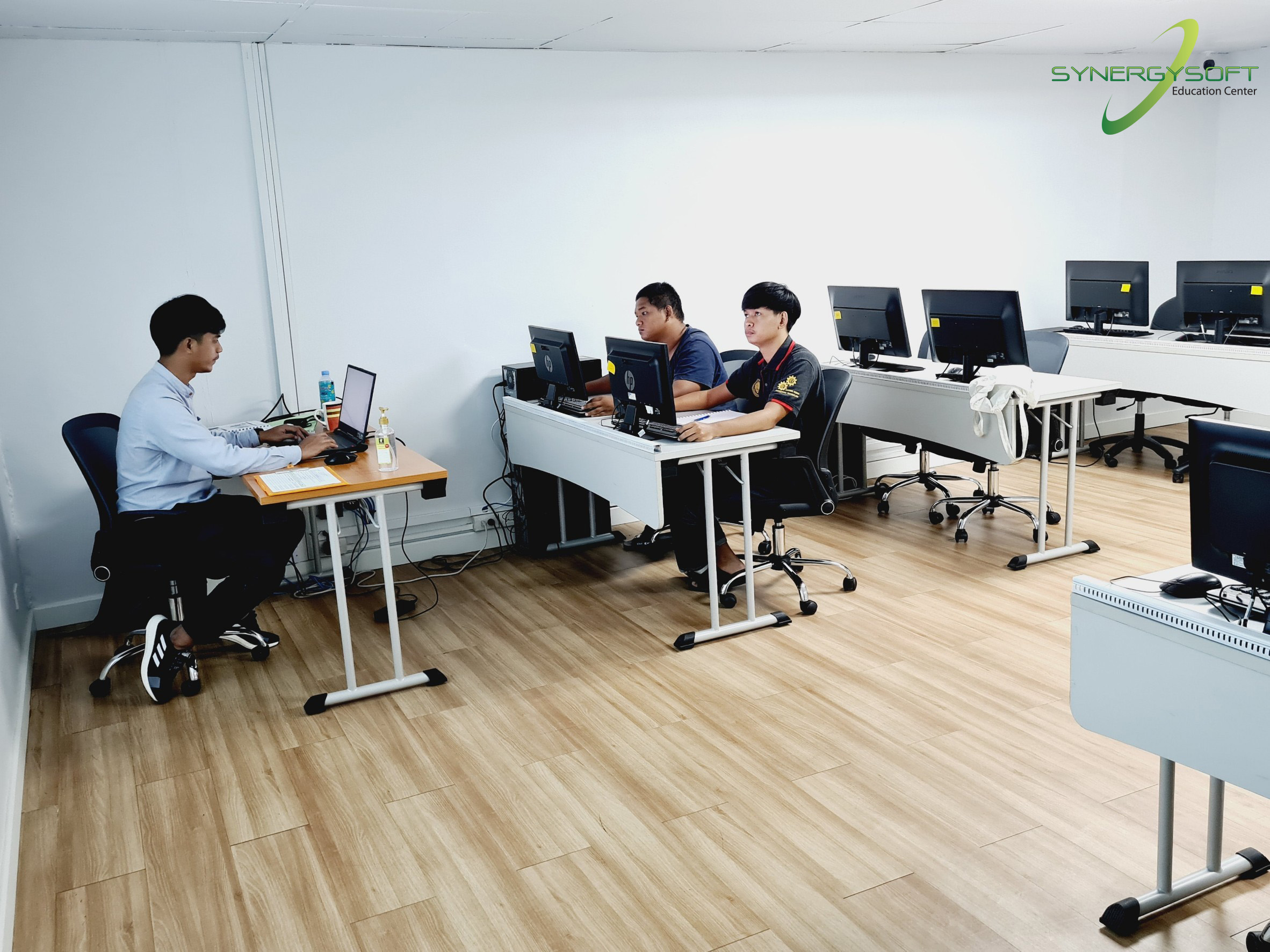 Synergysoft Education Autodesk Revit HVAC Modeling for Large Building Synergysoft Education Autodesk Revit HVAC Modeling for Large Building
